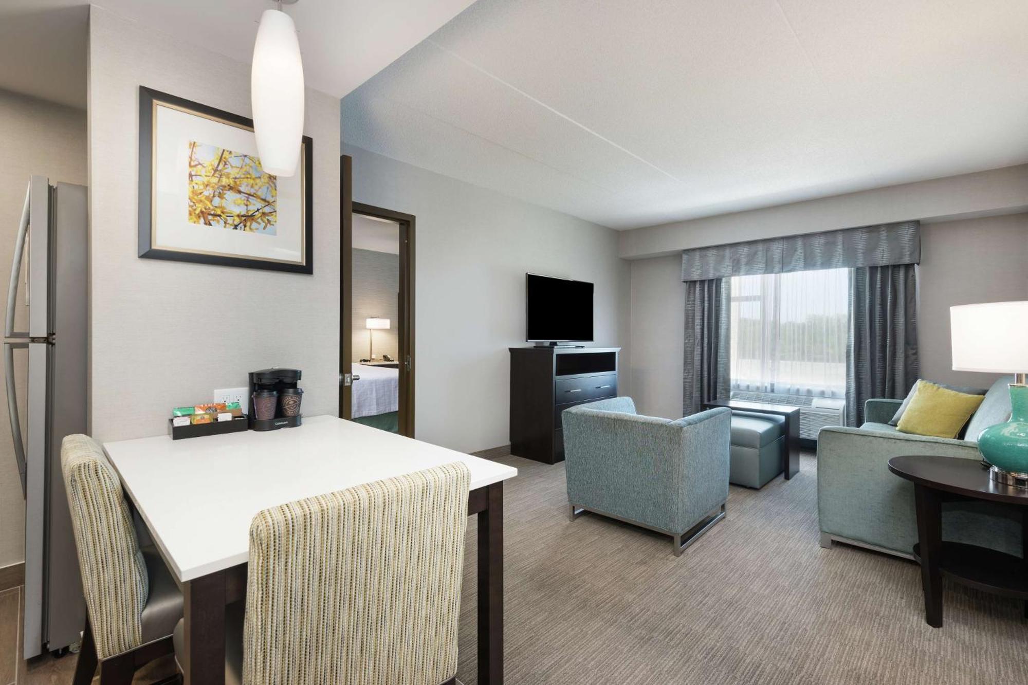 Homewood Suites By Hilton Ottawa Airport Екстер'єр фото